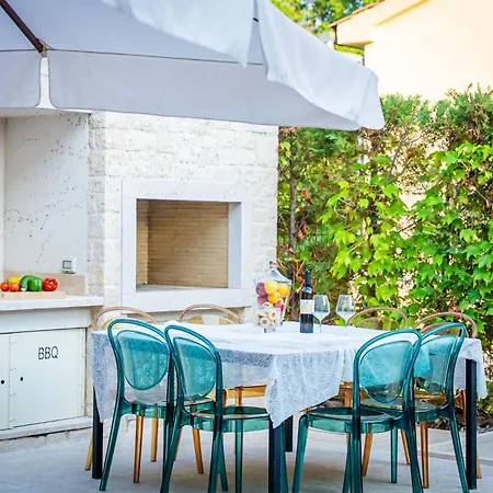 Villa Medea In Vabriga - Haus Fuer 4 Personen *